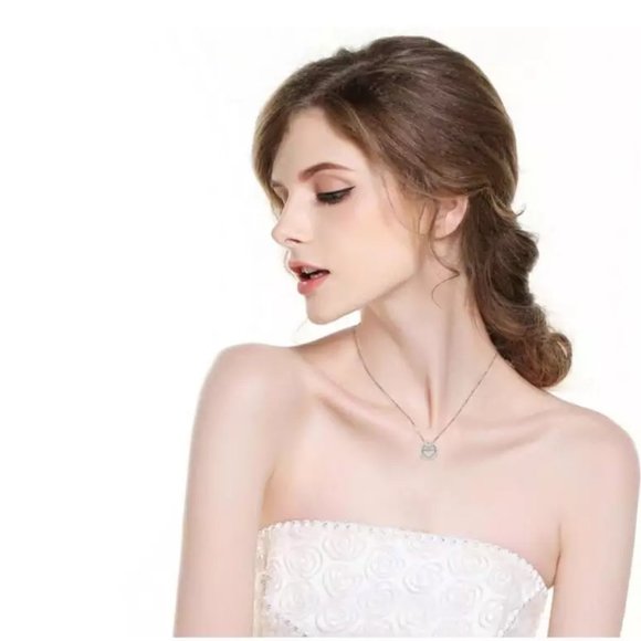 Stunning “Mom” 18KGP Necklace - Picture 6 of 9